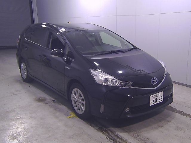 10260 Toyota Prius alpha ZVW40W 2015 г. (Honda Tokyo)